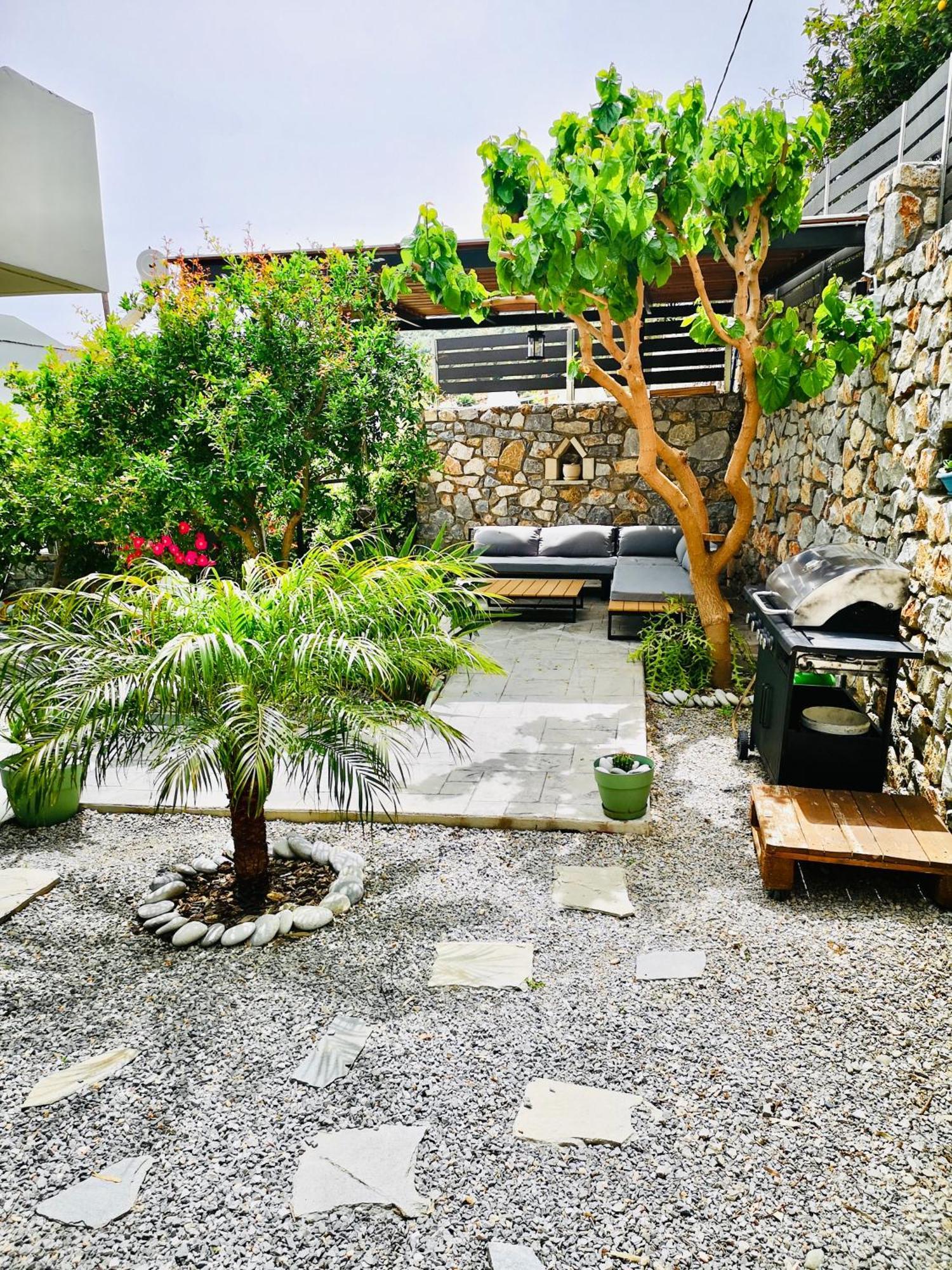 Spacious Maistrali Villa, Private Pool & Garden ロダキノ エクステリア 写真