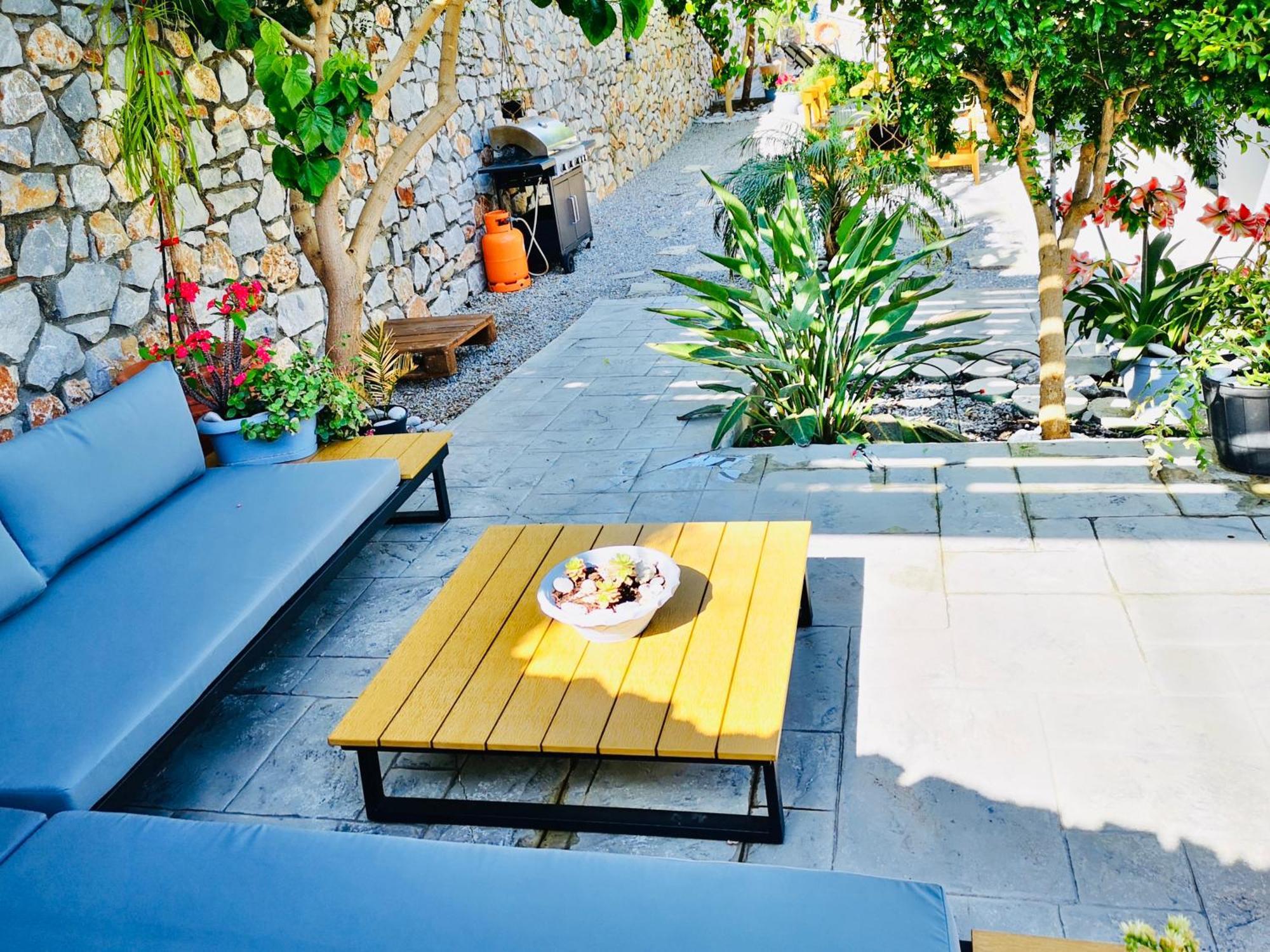 Spacious Maistrali Villa, Private Pool & Garden ロダキノ エクステリア 写真