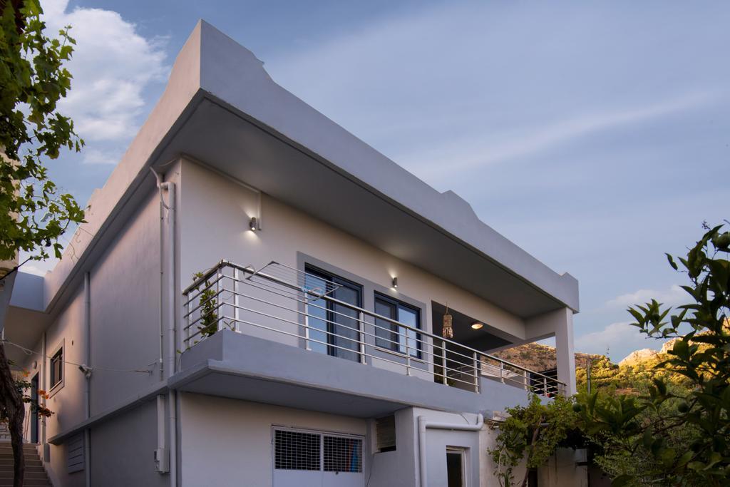 Spacious Maistrali Villa, Private Pool & Garden ロダキノ エクステリア 写真